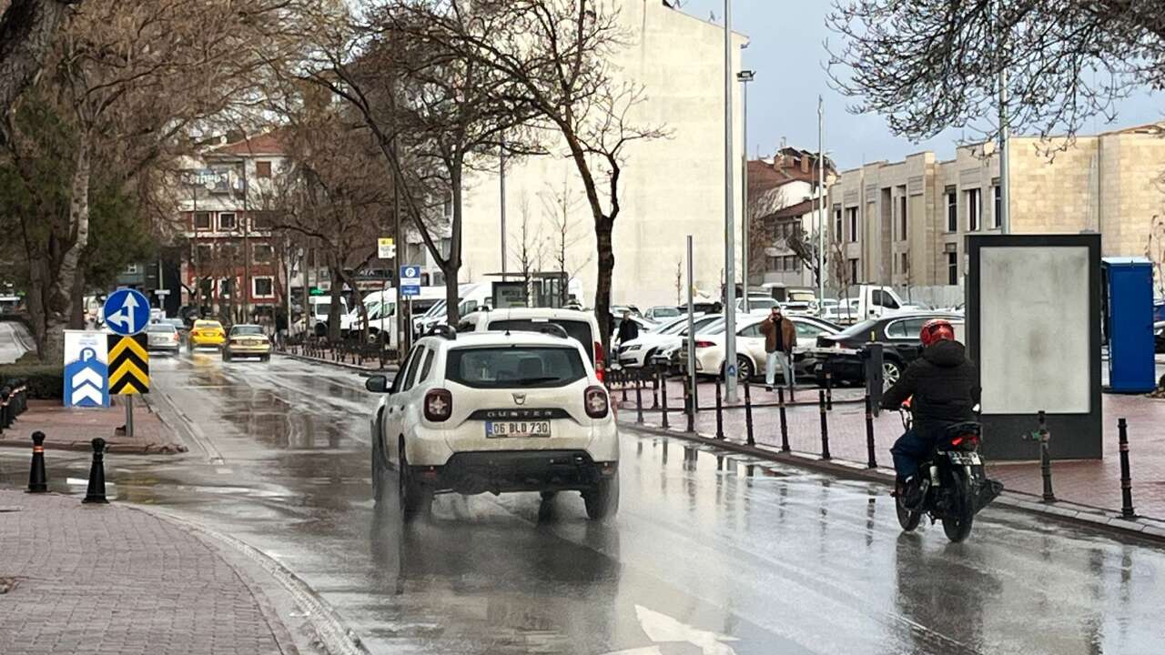 Konya bereketle coşuyor! Yağışlar kenti sardı, yarın kar da var 8